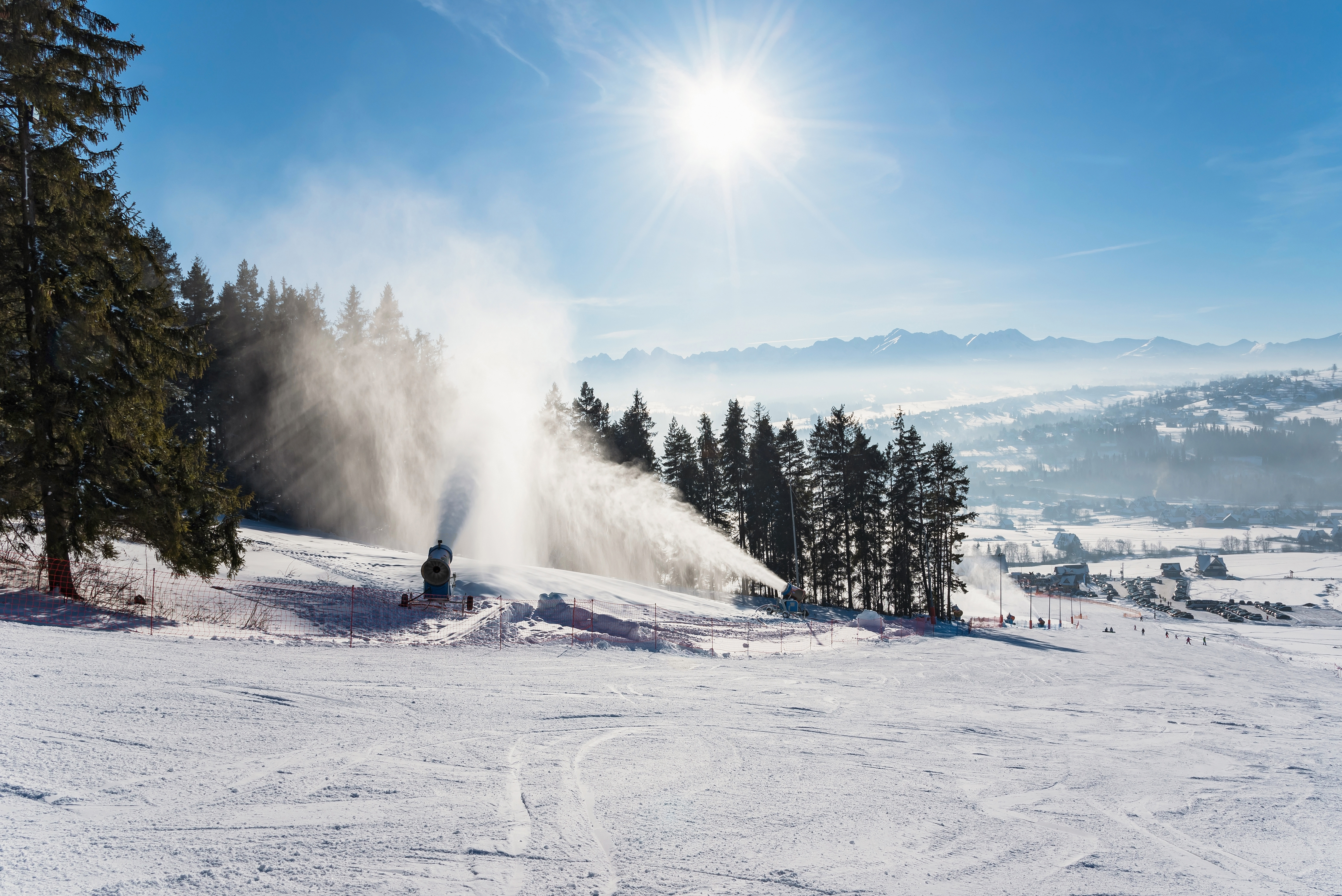 Schneekanonen_shutterstock_551362528_graue Kanone.jpg