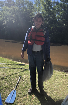 Xylem-Covington-Hosts-Family-River-Clean-Up-participant.jpg