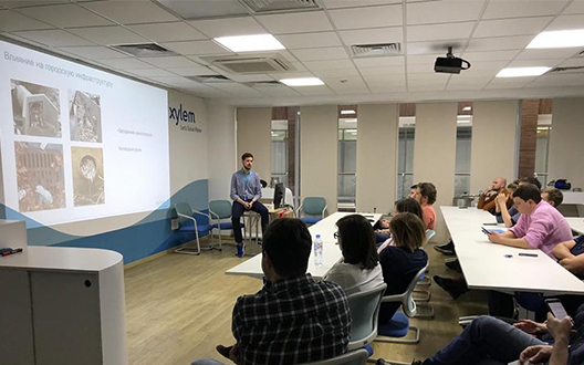 Xylem-Moscow-office-presentation-on-eliminating-plastice-bottle-use.jpg